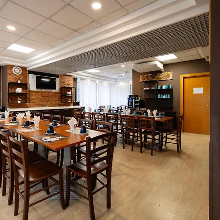 彻佩斯酒店及青年旅馆 酒店 3*